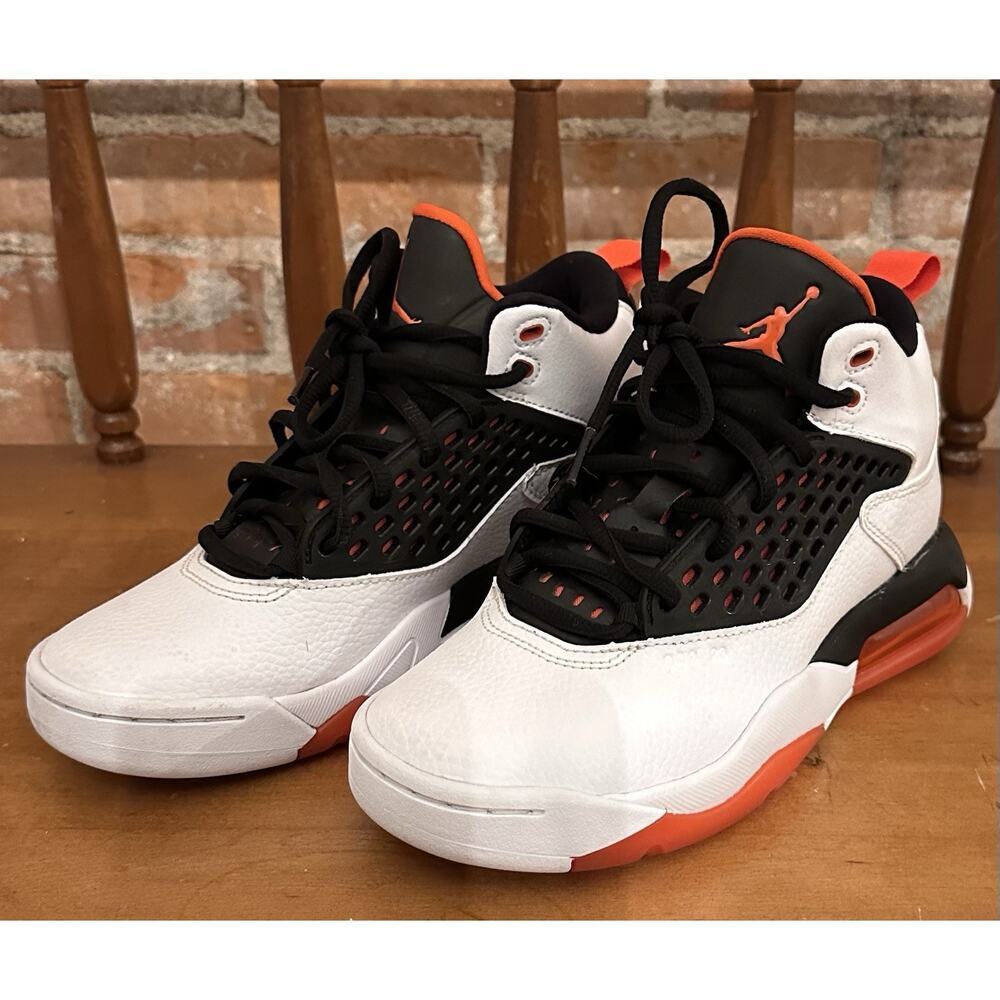 Nike Jordan Maxin 200 White/Black/Team Orange US 4Y Basketball Air EUC - Picture 2 of 7